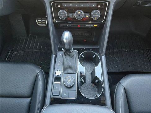Used 2020 Volkswagen Atlas Cross Sport SEL R-Line image 11