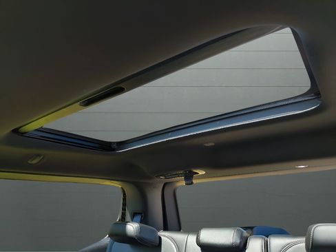 Used 2024 Jeep Wagoneer Series II image 39