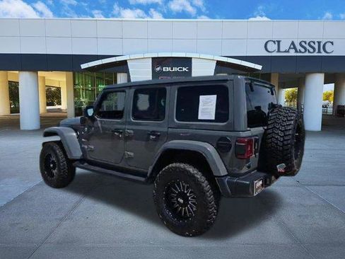 Used 2022 Jeep Wrangler Unlimited Sahara w/ Cold Weather Group AWD/4WD image 6