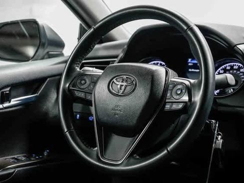 Used 2023 Toyota Camry SE image 14
