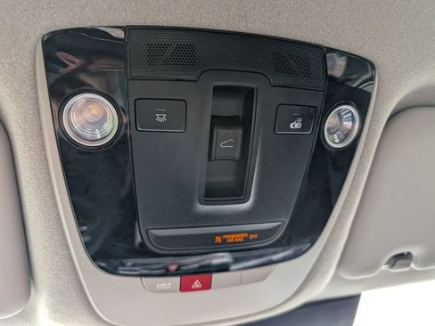 Used 2024 Kia Niro EX Touring FWD image 25