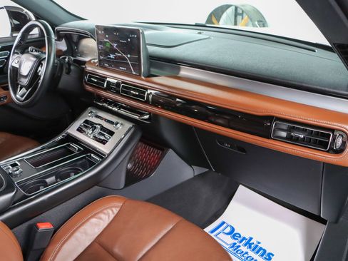 Used 2023 Lincoln Aviator Reserve w/ Jet Package RWD image 29