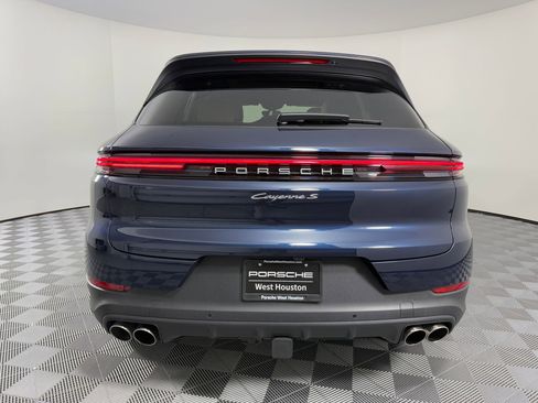 Used 2025 Porsche Cayenne S image 10