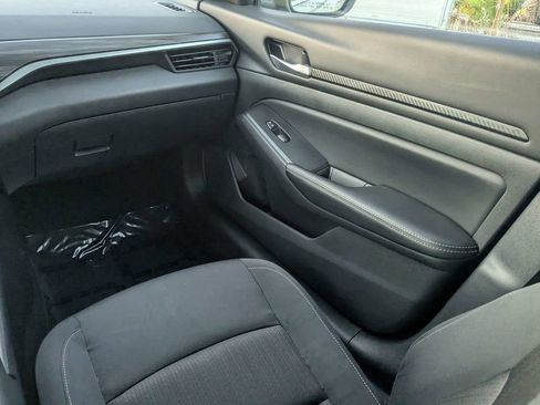 Used 2025 Nissan Altima 2.5 SV FWD image 16