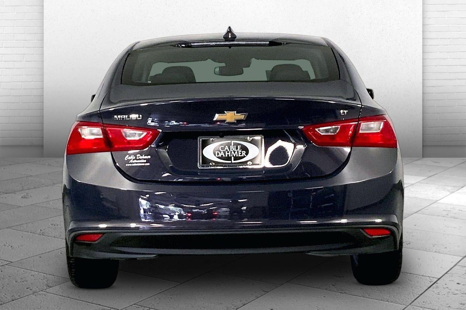 Used 2025 Chevrolet Malibu LT FWD image 3