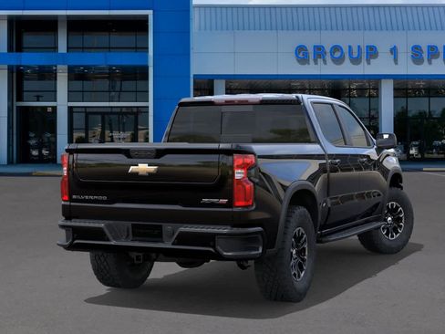Used 2024 Chevrolet Silverado 1500 ZR2 w/ Technology Package AWD/4WD image 4