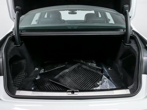 New 2025 Audi A8 L 3.0T image 31