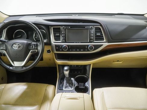 Used 2019 Toyota Highlander Limited image 26