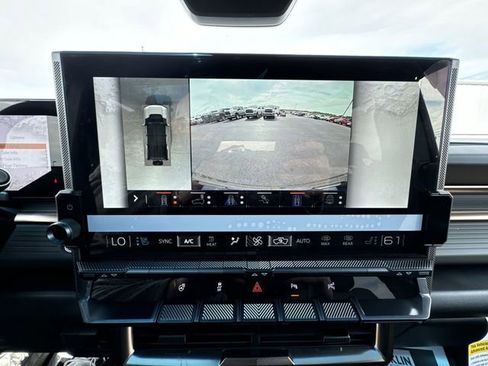 New 2025 GMC Hummer EV 2X AWD/4WD image 17
