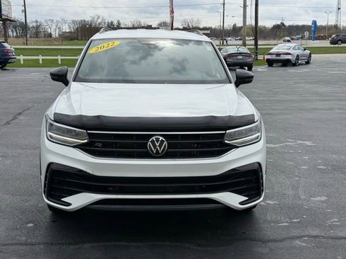 Used 2022 Volkswagen Tiguan SE R-Line image 2