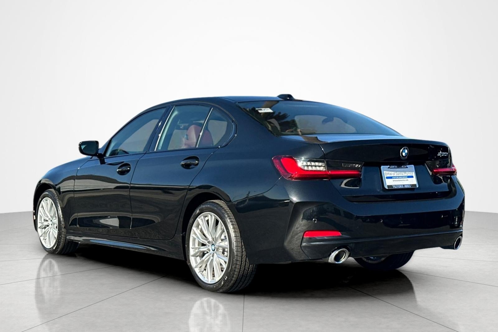Used 2023 BMW 330i Sedan w/ Convenience Package RWD image 3