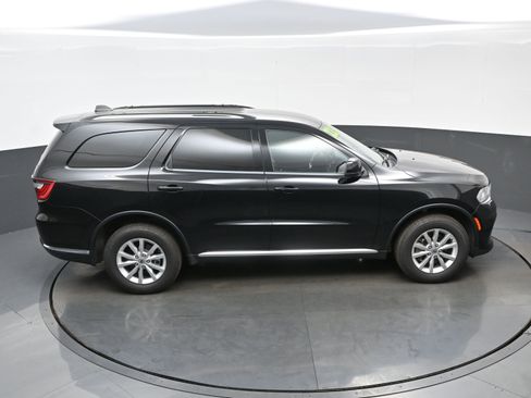 Used 2022 Dodge Durango SXT image 40