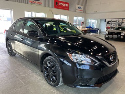 Used 2017 Nissan Sentra SV image 3