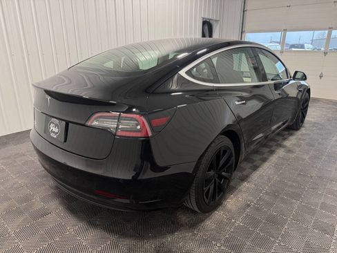 Used 2019 Tesla Model 3 Mid Range image 3