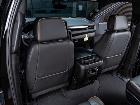 Used 2025 GMC Yukon XL AT4 w/ Premium Trailering Package AWD/4WD image 33