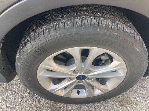 Used 2017 Ford Escape SE AWD/4WD image 12