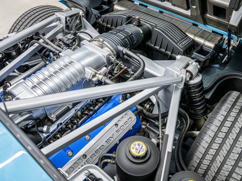 Used 2006 Ford GT RWD image 11