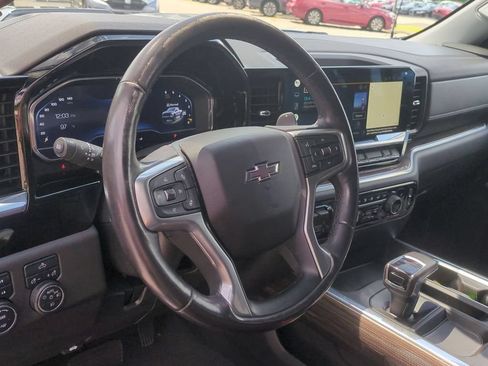 Used 2022 Chevrolet Silverado 1500 LT Trail Boss w/ Convenience Package II AWD/4WD image 14