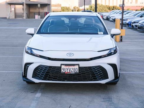 Used 2025 Toyota Camry SE FWD image 2