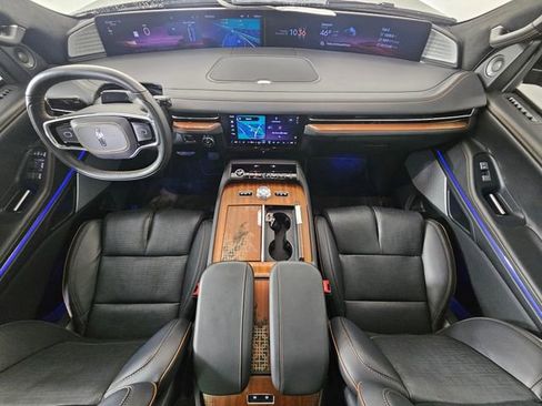 New 2025 Lincoln Navigator L Black Label image 18