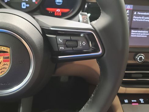 New 2026 Porsche Macan image 18