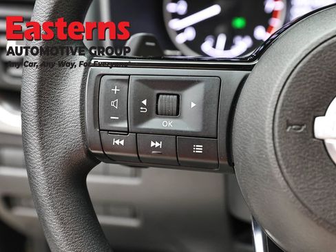 Used 2023 Nissan Rogue SV AWD/4WD image 14