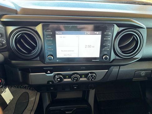 Used 2020 Toyota Tacoma SR image 13