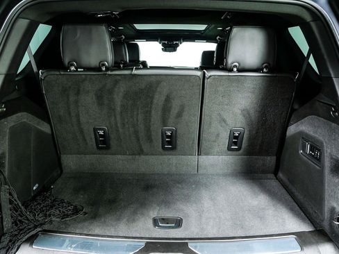 Used 2021 Cadillac Escalade Premium Luxury AWD/4WD image 33
