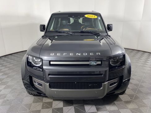 Used 2023 Land Rover Defender 90 X-Dynamic SE image 13