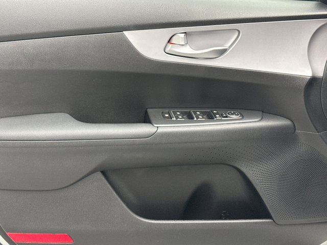 Used 2023 Kia Forte LXS w/ LXS Technology Package FWD image 9