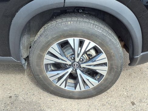 Used 2023 Nissan Rogue SV image 22