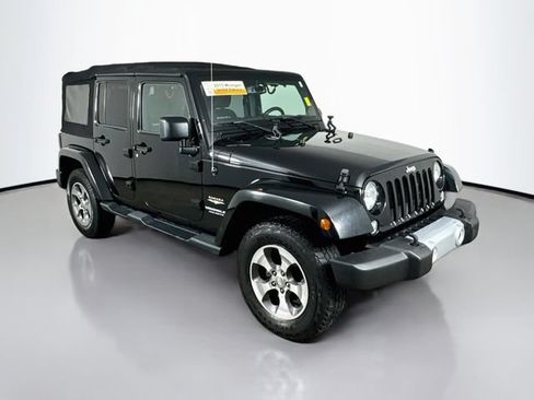 Used 2015 Jeep Wrangler Unlimited Sahara w/ Max Tow Package AWD/4WD image 3
