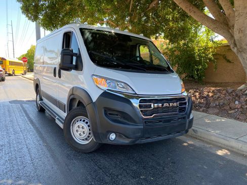 Used 2025 RAM ProMaster 2500 w/ U-Haul Equipment Group FWD image 2