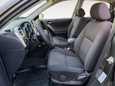Used 2004 Toyota Matrix image 12