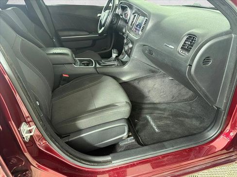 Used 2017 Dodge Charger SXT RWD image 13