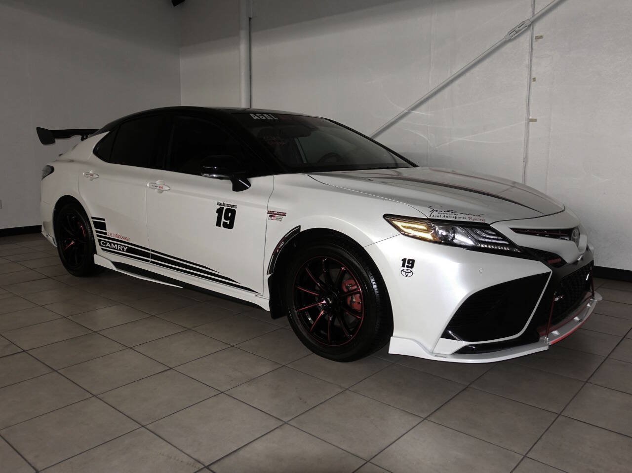 Used 2019 Toyota Camry XSE w/ Driver Assist Package FWD image 4