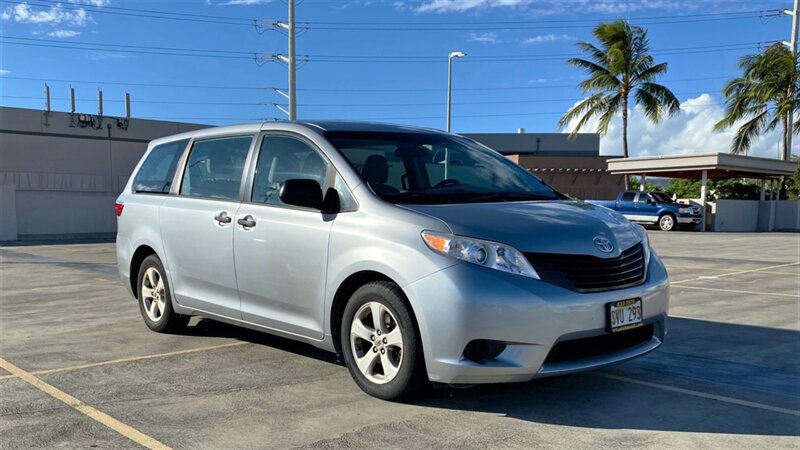 Used 2016 Toyota Sienna L FWD image 3