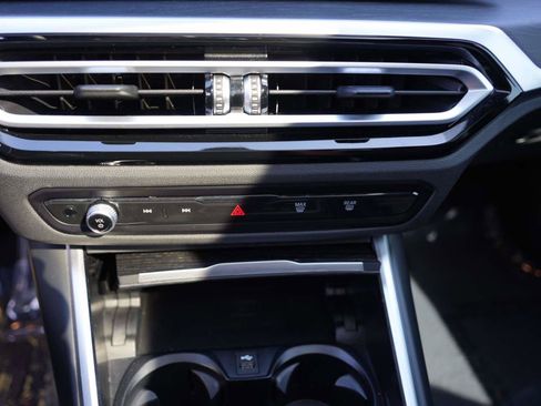 Used 2024 BMW 330i Sedan w/ M Sport Package RWD image 18