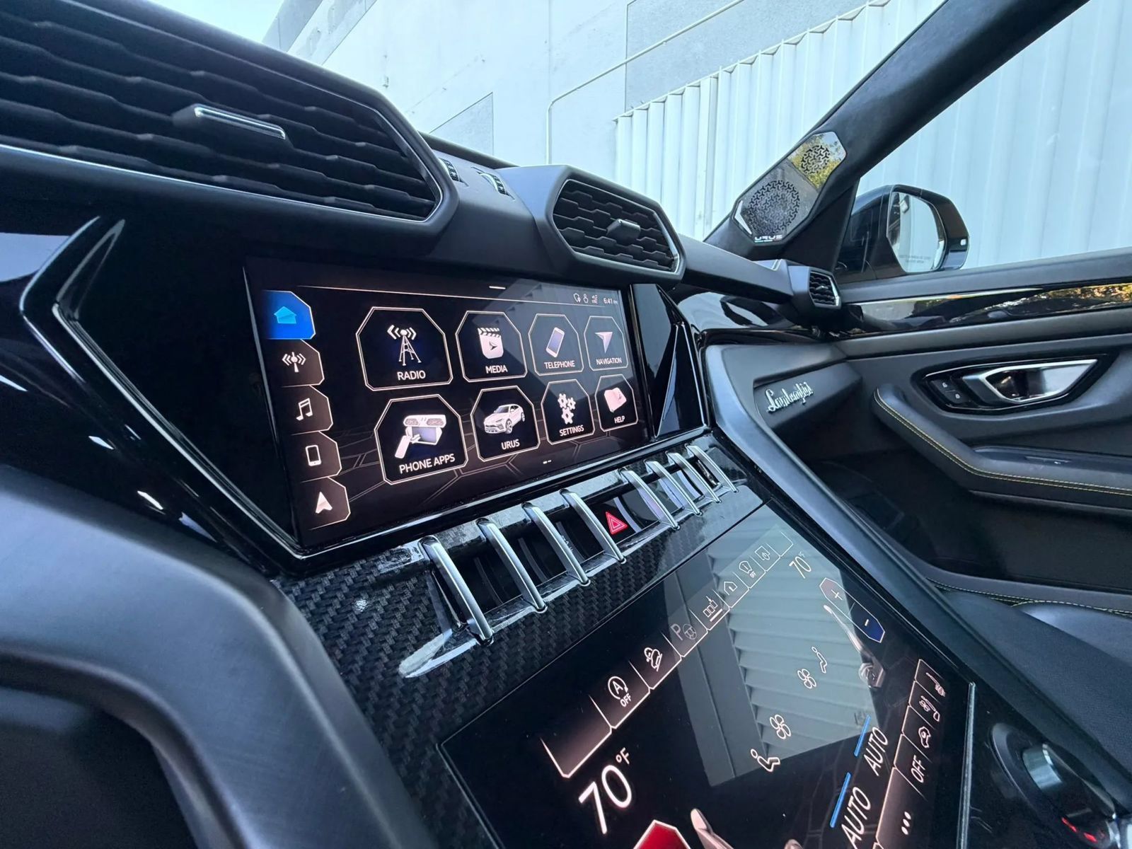 Used 2021 Lamborghini Urus AWD/4WD image 51
