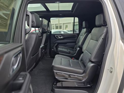 Used 2022 Chevrolet Suburban Z71 AWD/4WD image 21