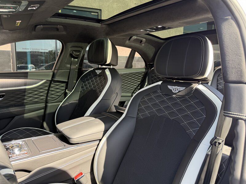Used 2024 Bentley Flying Spur W12 AWD/4WD image 11
