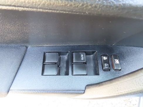 Used 2014 Toyota Corolla L FWD image 25