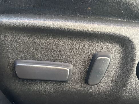 Used 2017 Toyota Camry SE image 9