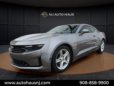 Used 2019 Chevrolet Camaro LT image 4