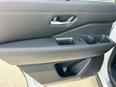 New 2026 Nissan Pathfinder Platinum w/ Lighting Package AWD/4WD image 22