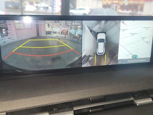 Used 2022 Genesis GV70 2.5T w/ Advanced Package image 30