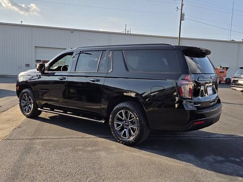 Used 2023 Chevrolet Suburban Z71 w/ Luxury Package AWD/4WD image 5