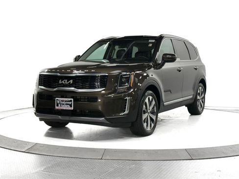 Used 2022 Kia Telluride S image 3
