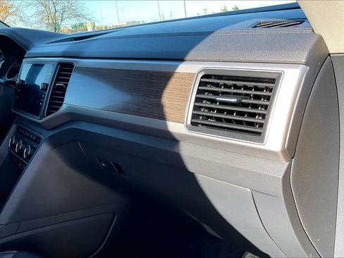Used 2018 Volkswagen Atlas SE image 15