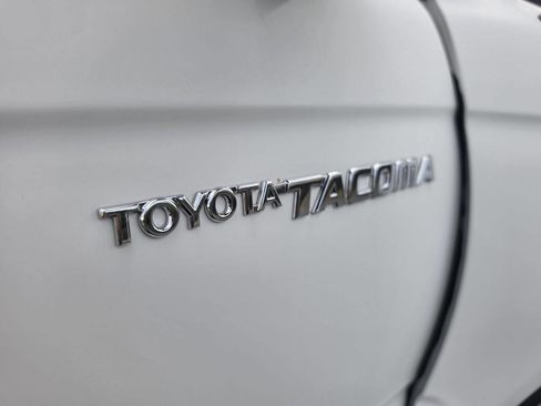 Used 2000 Toyota Tacoma 4x4 Regular Cab image 19